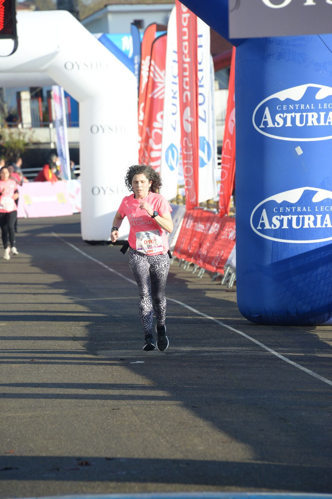 Las mejores fotos de la Carrera de la Mujer Central Lechera Asturiana Gijón 2021 (LLEGADAS A META / GALERÍA 2)