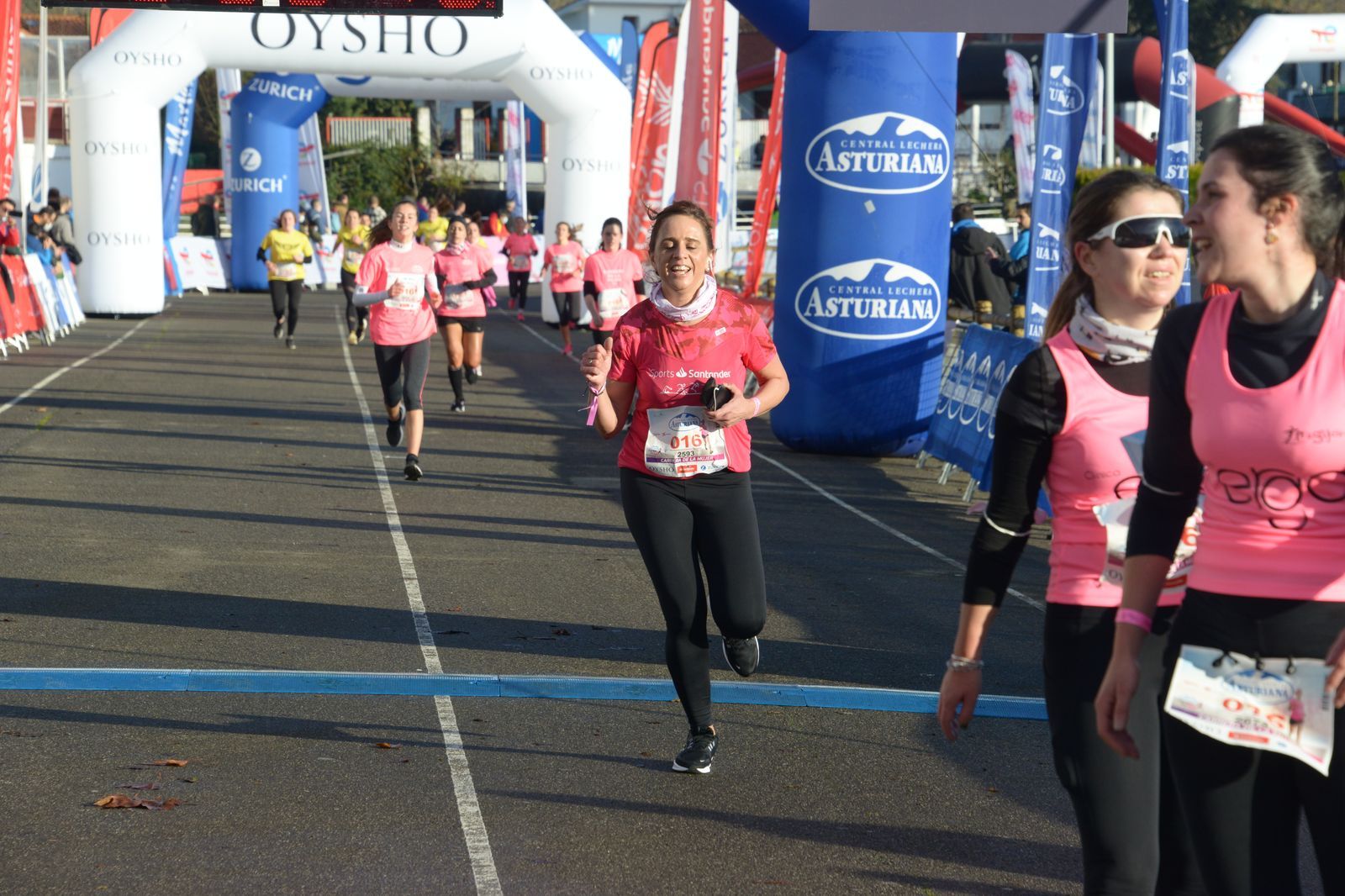 Las mejores fotos de la Carrera de la Mujer Central Lechera Asturiana Gijón 2021 (LLEGADAS A META / GALERÍA 2)