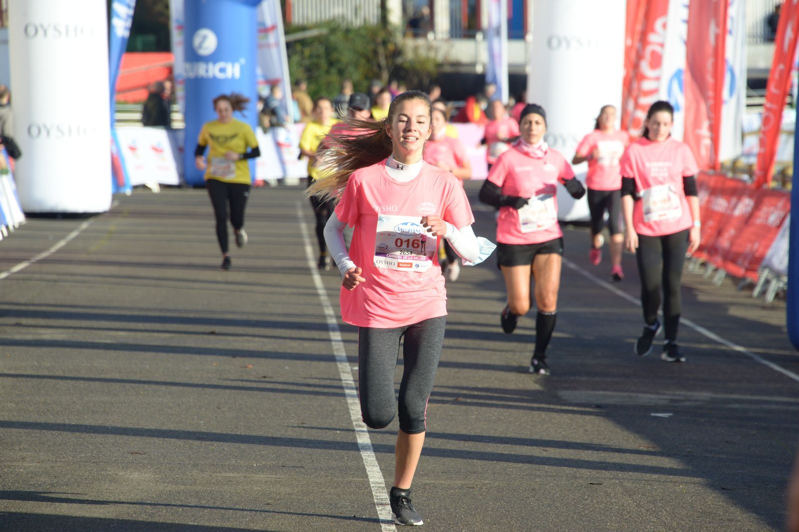 Las mejores fotos de la Carrera de la Mujer Central Lechera Asturiana Gijón 2021 (LLEGADAS A META / GALERÍA 2)