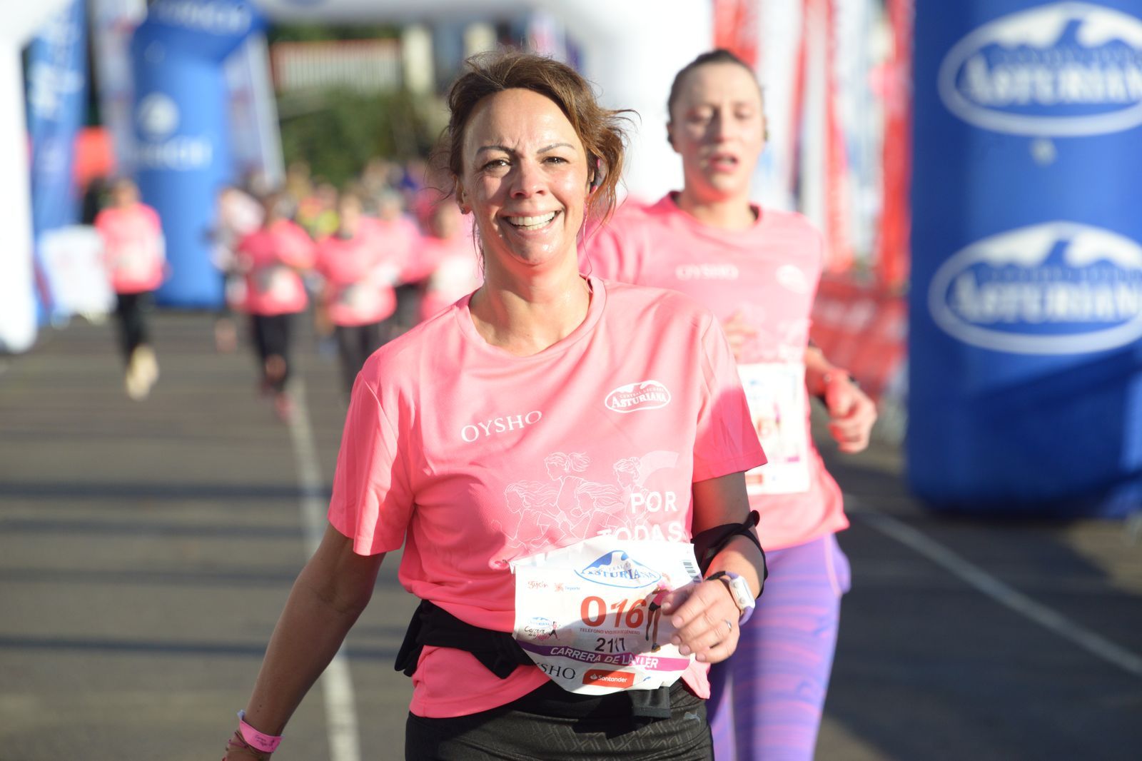 Las mejores fotos de la Carrera de la Mujer Central Lechera Asturiana Gijón 2021 (LLEGADAS A META / GALERÍA 2)