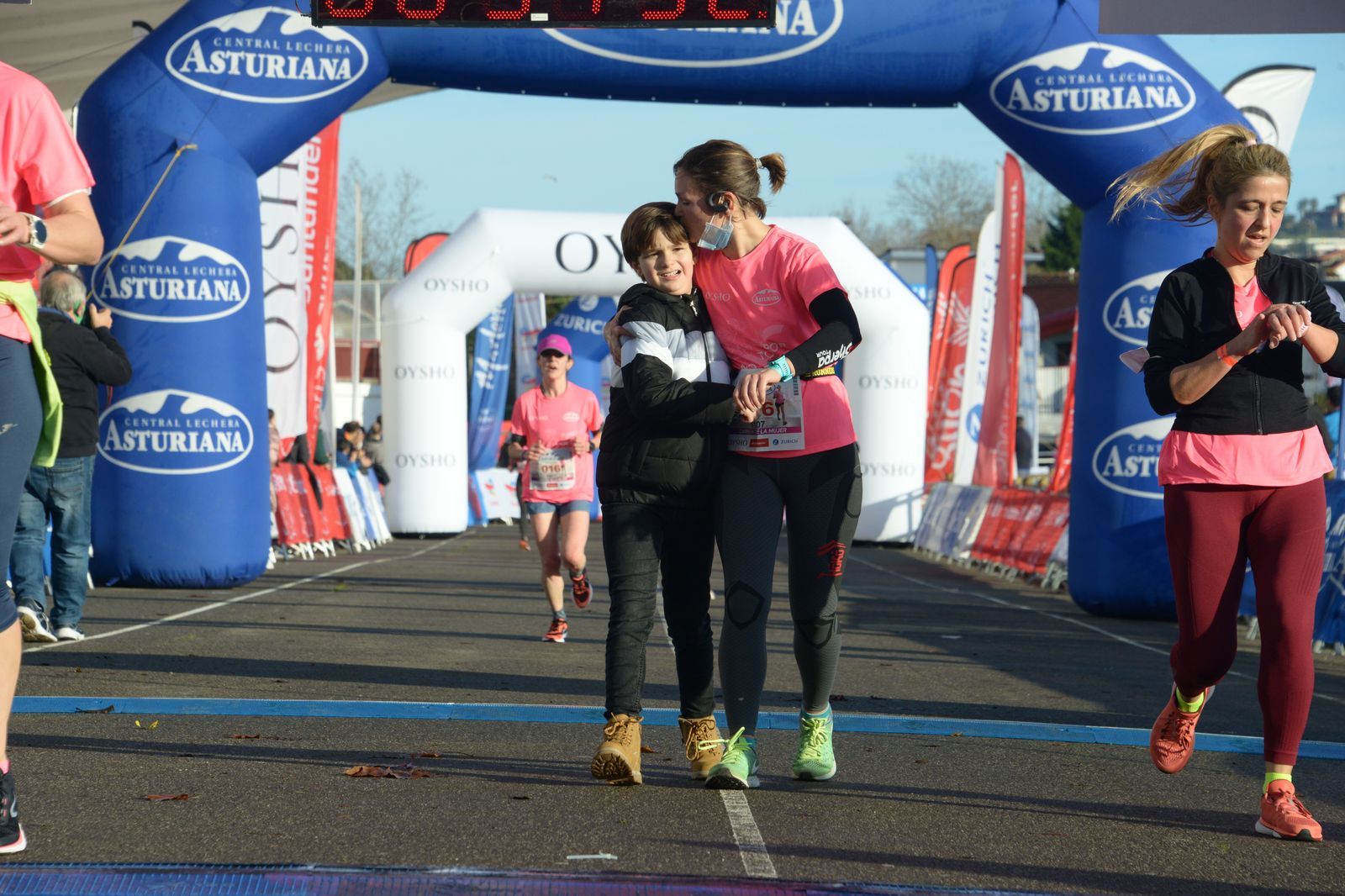 Las mejores fotos de la Carrera de la Mujer Central Lechera Asturiana Gijón 2021 (LLEGADAS A META / GALERÍA 2)