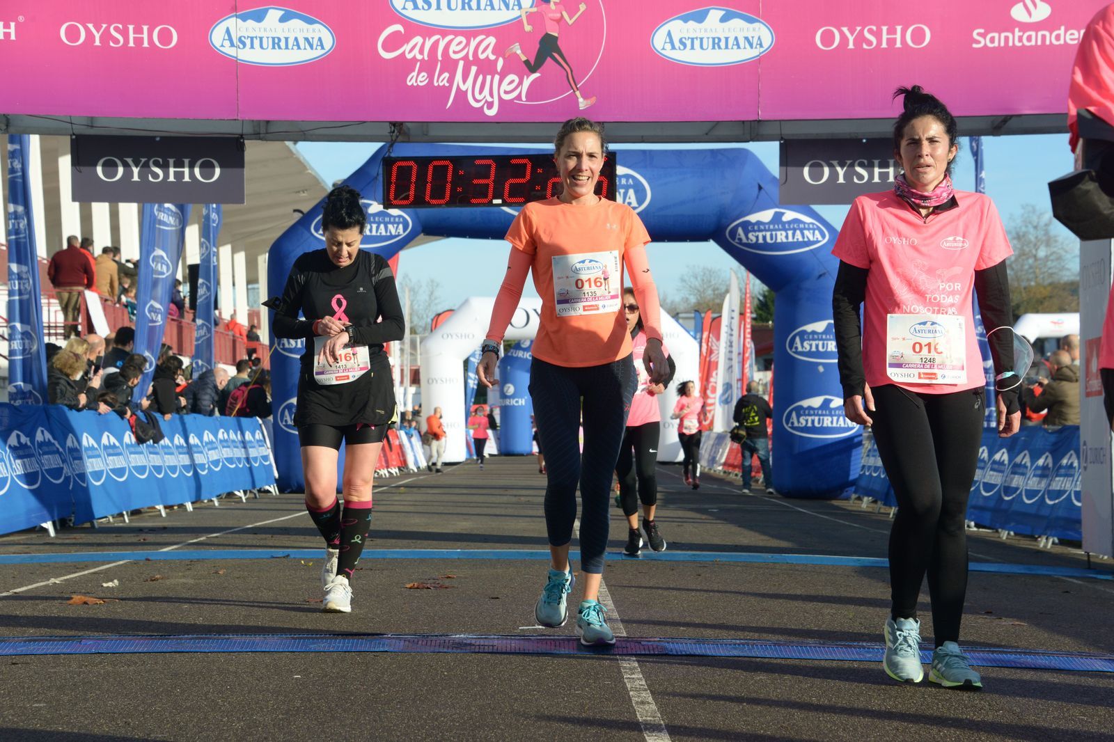 Las mejores fotos de la Carrera de la Mujer Central Lechera Asturiana Gijón 2021 (LLEGADAS A META / GALERÍA 2)