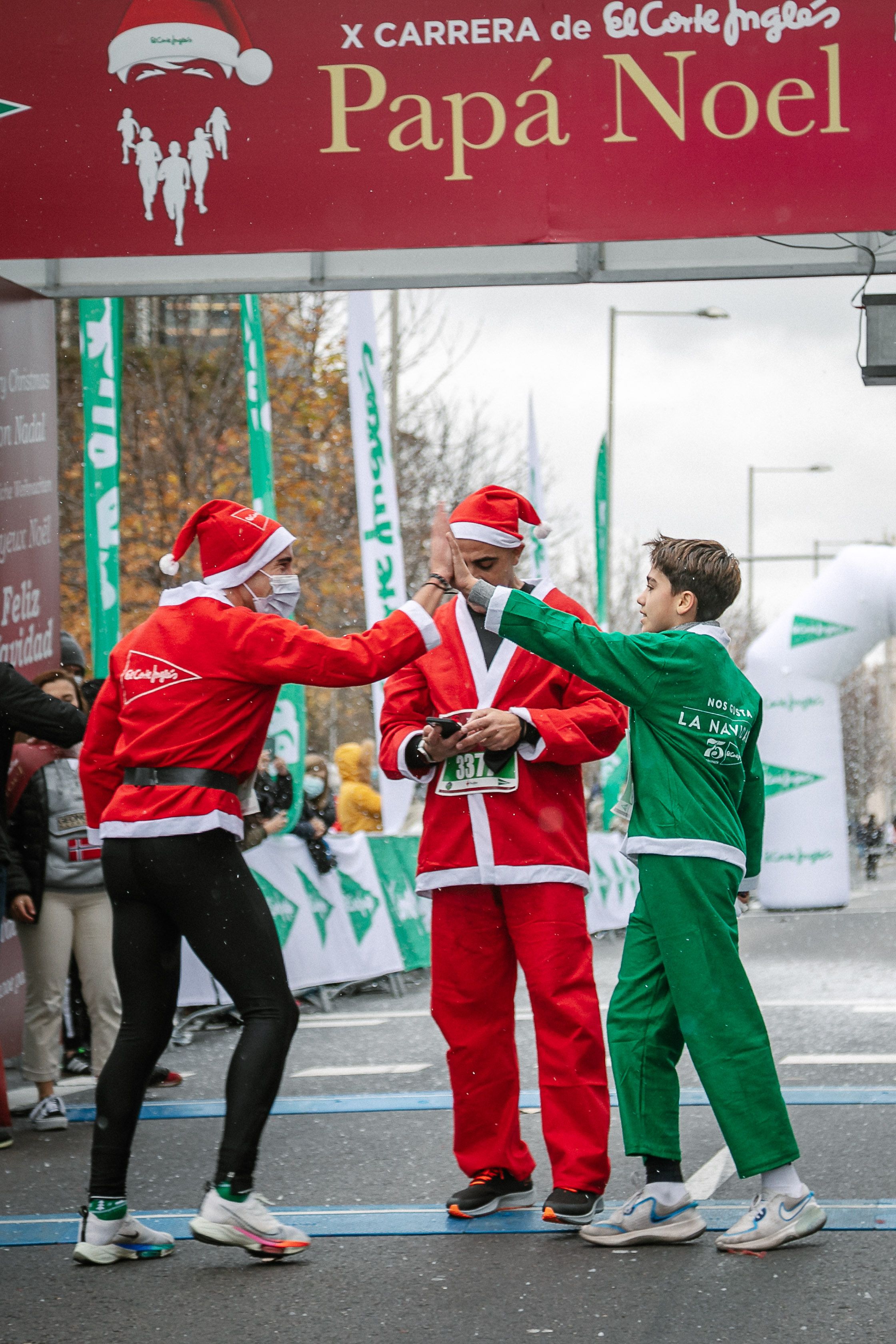 Las mejores fotos de la Carrera de Papá Noel El Corte Inglés