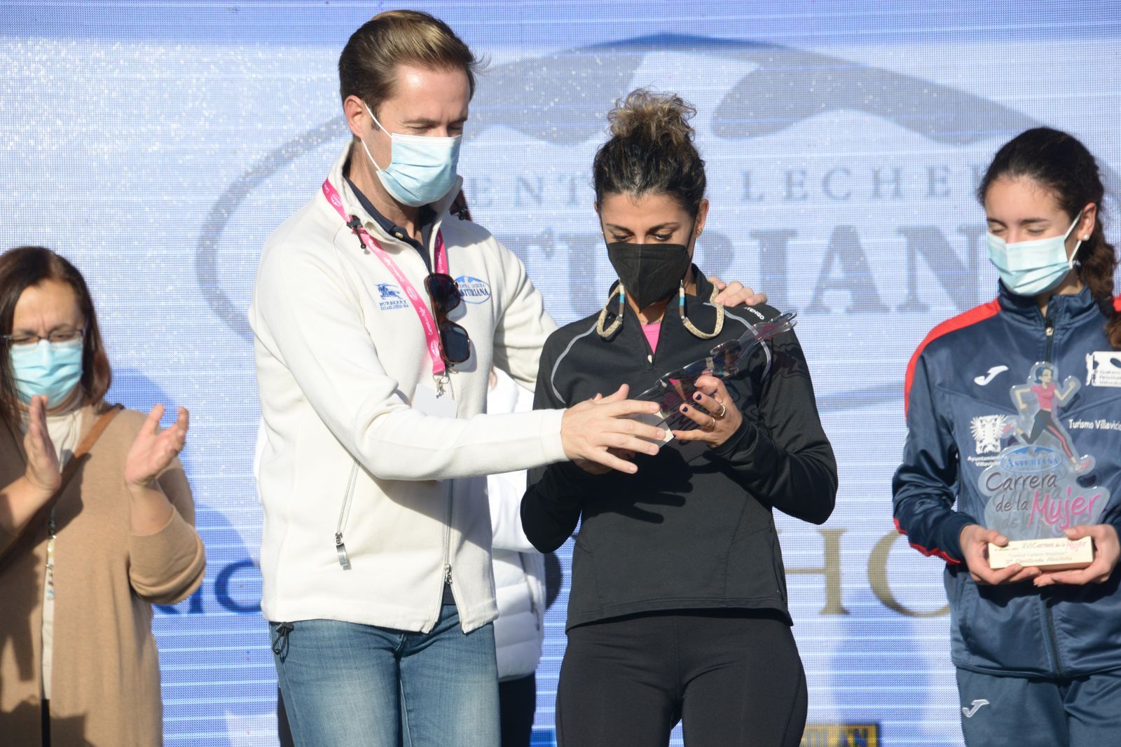 Las mejores fotos de la Carrera de la Mujer Central Lechera Asturiana Gijón 2021 (CEREMONIAS DE PREMIACIÓN / GALERÍA 1)