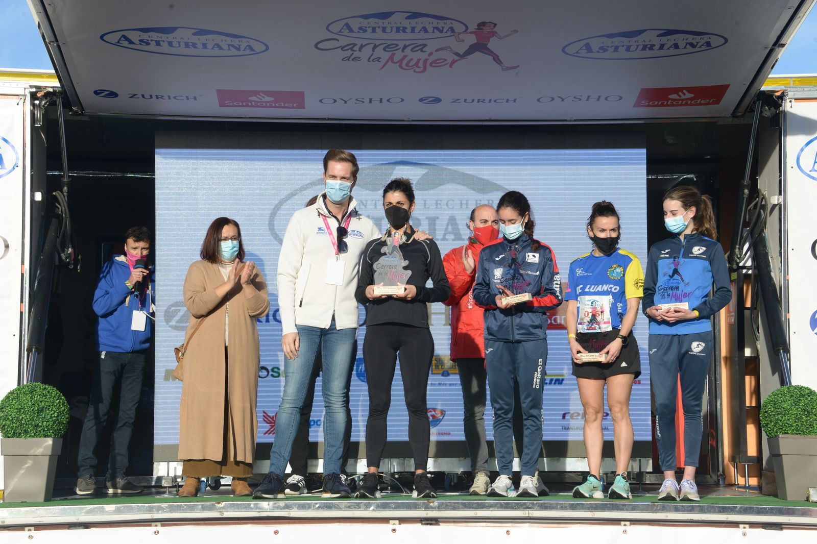 Las mejores fotos de la Carrera de la Mujer Central Lechera Asturiana Gijón 2021 (CEREMONIAS DE PREMIACIÓN / GALERÍA 1)