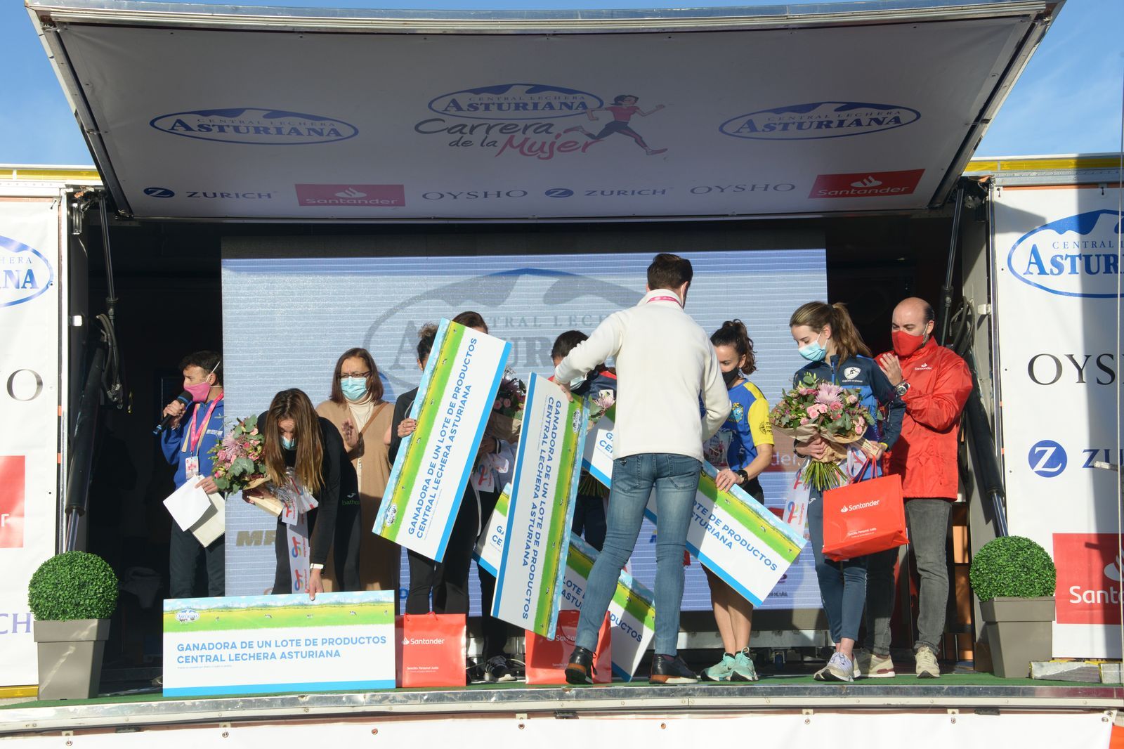 Las mejores fotos de la Carrera de la Mujer Central Lechera Asturiana Gijón 2021 (CEREMONIAS DE PREMIACIÓN / GALERÍA 1)