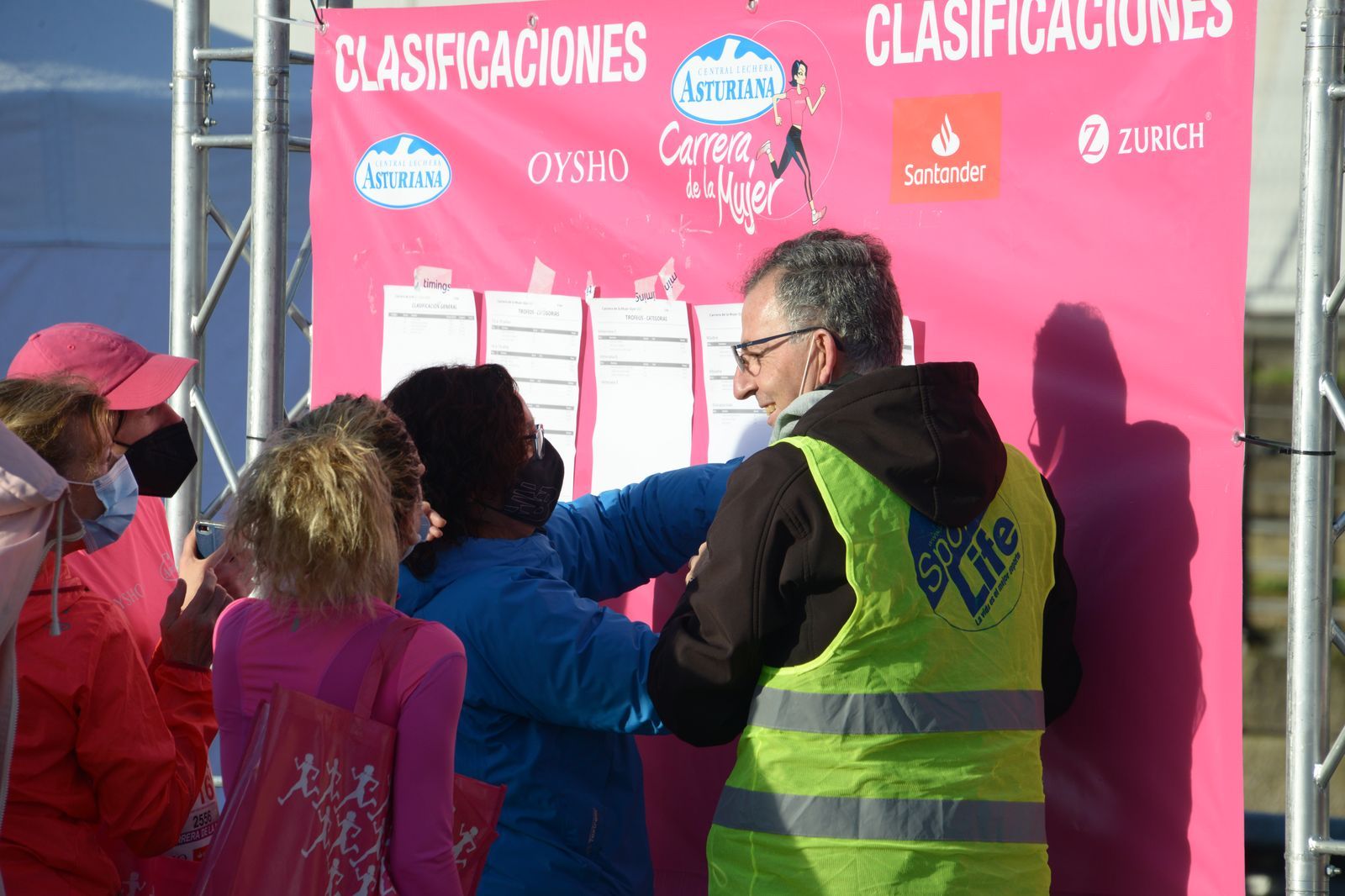 Las mejores fotos de la Carrera de la Mujer Central Lechera Asturiana Gijón 2021 (CEREMONIAS DE PREMIACIÓN / GALERÍA 1)