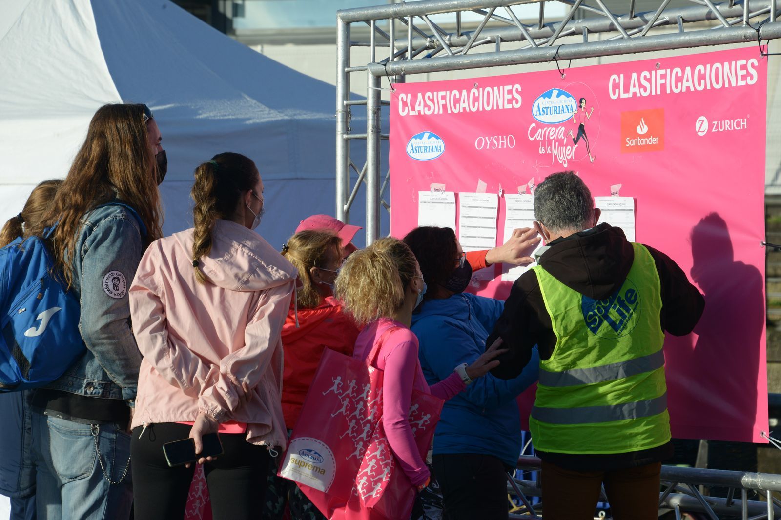 Las mejores fotos de la Carrera de la Mujer Central Lechera Asturiana Gijón 2021 (CEREMONIAS DE PREMIACIÓN / GALERÍA 1)