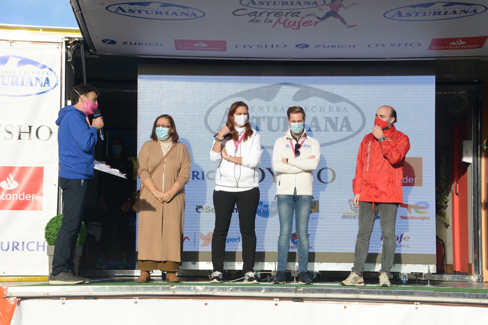 Las mejores fotos de la Carrera de la Mujer Central Lechera Asturiana Gijón 2021 (CEREMONIAS DE PREMIACIÓN / GALERÍA 1)