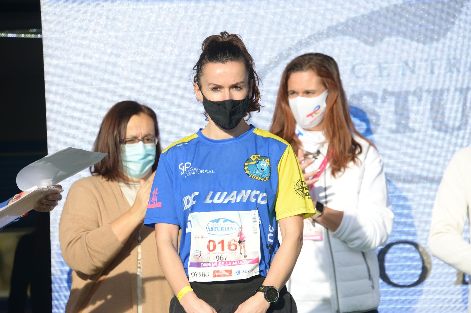 Las mejores fotos de la Carrera de la Mujer Central Lechera Asturiana Gijón 2021 (CEREMONIAS DE PREMIACIÓN / GALERÍA 1)