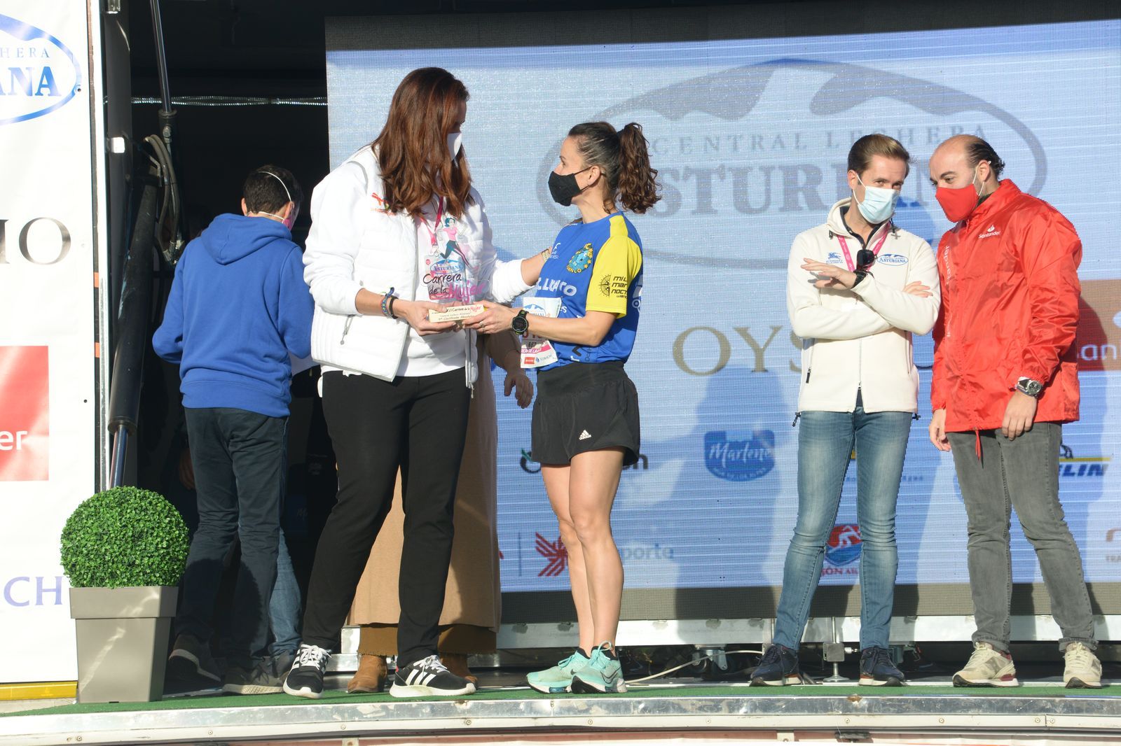 Las mejores fotos de la Carrera de la Mujer Central Lechera Asturiana Gijón 2021 (CEREMONIAS DE PREMIACIÓN / GALERÍA 1)
