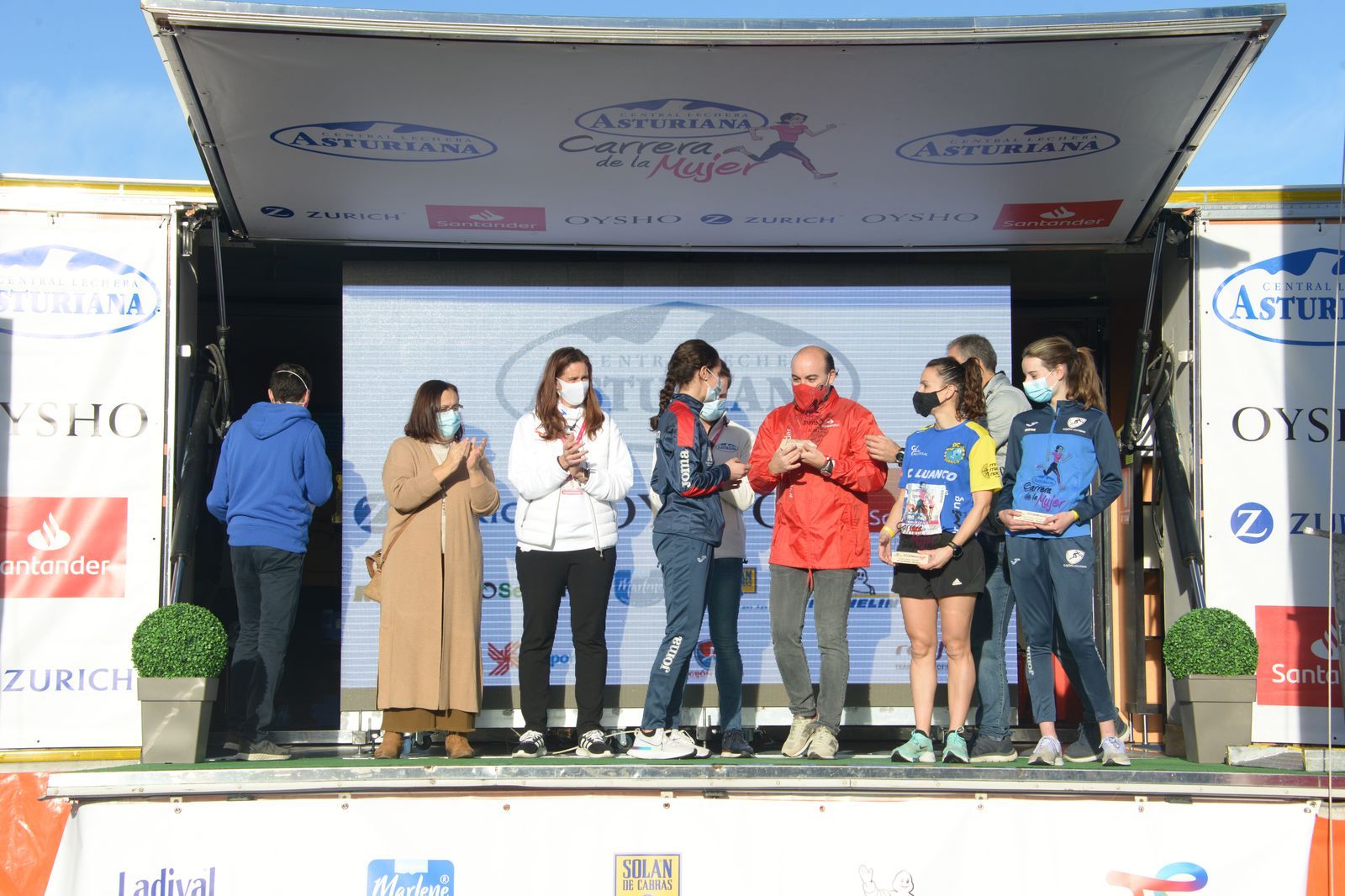 Las mejores fotos de la Carrera de la Mujer Central Lechera Asturiana Gijón 2021 (CEREMONIAS DE PREMIACIÓN / GALERÍA 1)