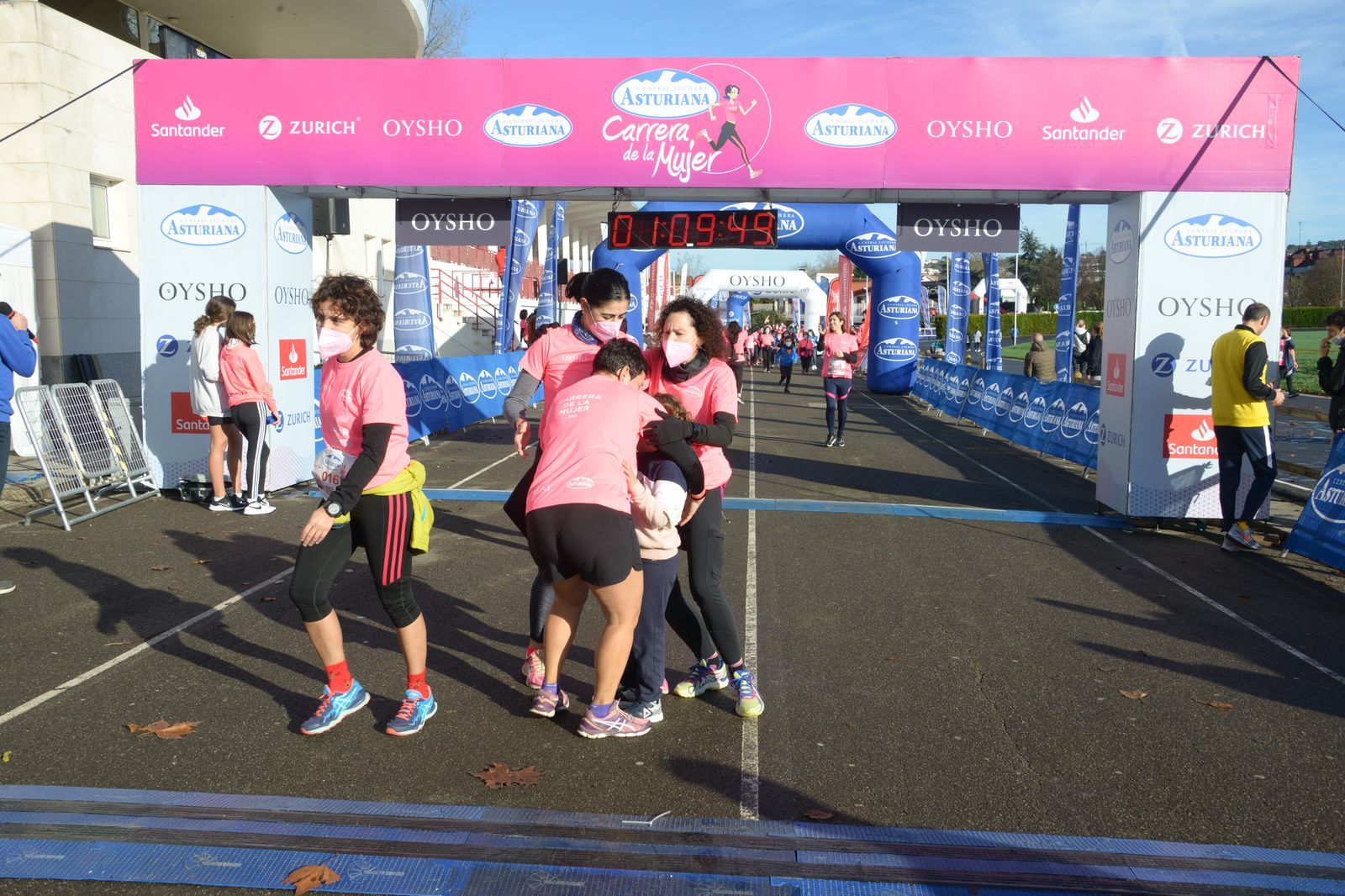 Las mejores fotos de la Carrera de la Mujer Central Lechera Asturiana Gijón 2021 (CEREMONIAS DE PREMIACIÓN / GALERÍA 2)