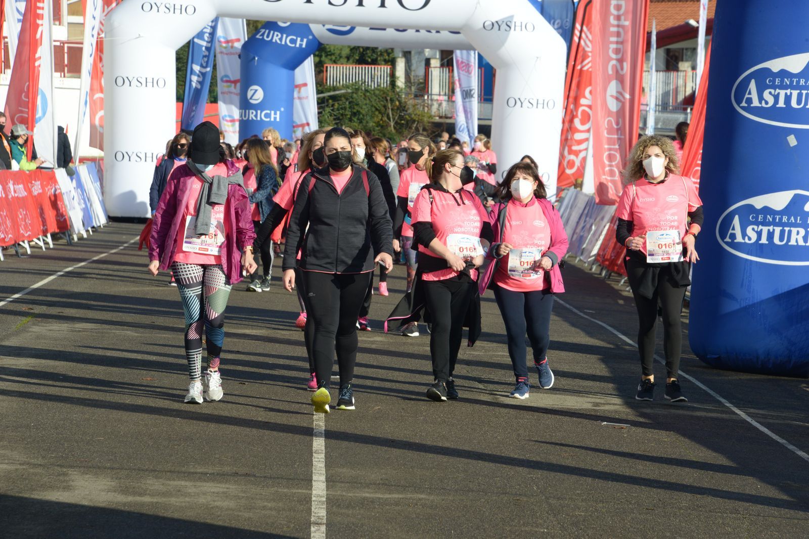 Las mejores fotos de la Carrera de la Mujer Central Lechera Asturiana Gijón 2021 (CEREMONIAS DE PREMIACIÓN / GALERÍA 2)