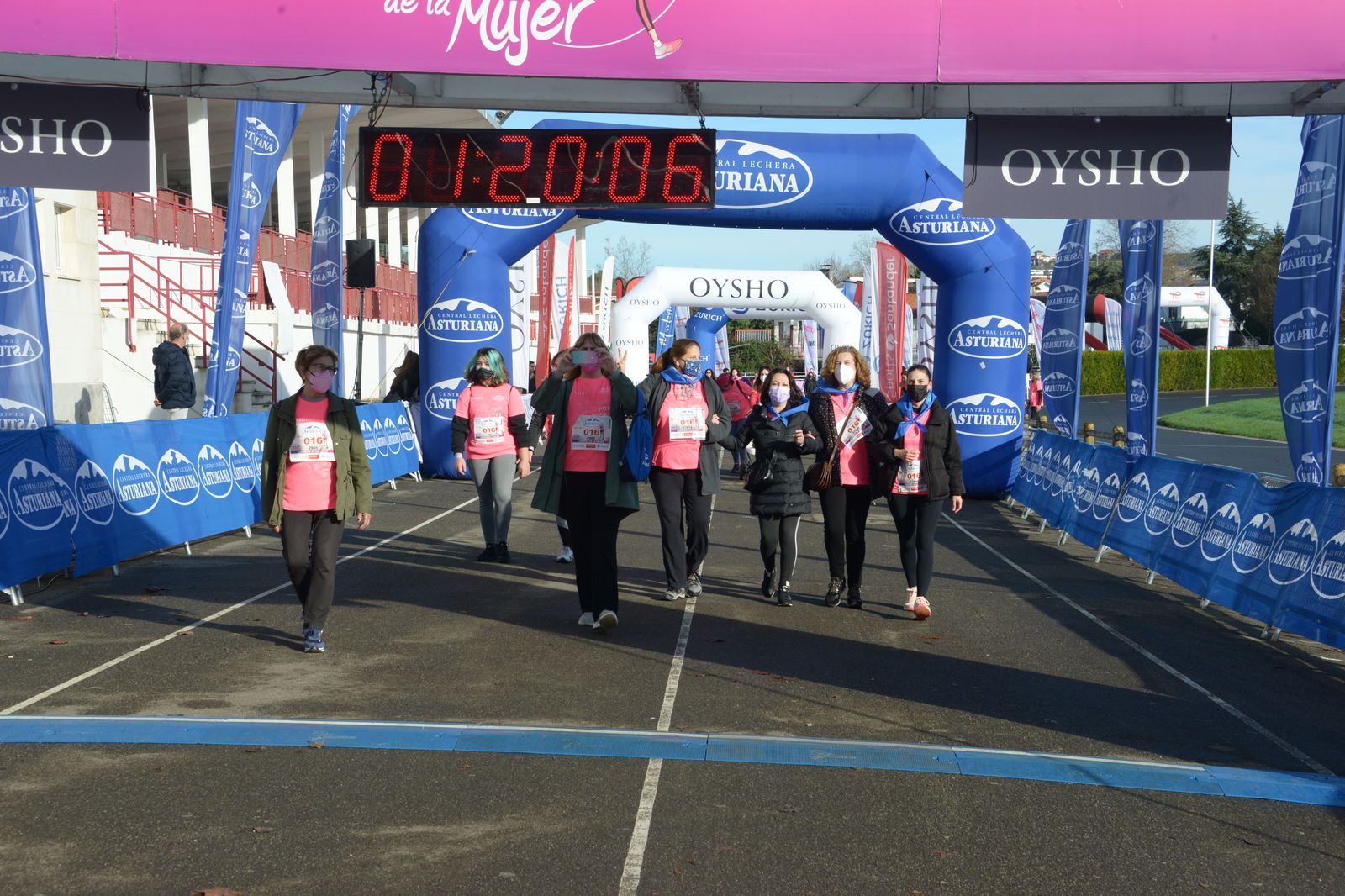 Las mejores fotos de la Carrera de la Mujer Central Lechera Asturiana Gijón 2021 (CEREMONIAS DE PREMIACIÓN / GALERÍA 3)
