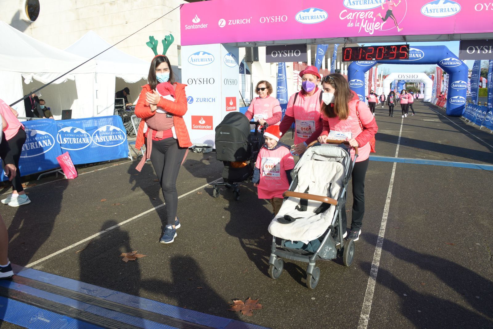 Las mejores fotos de la Carrera de la Mujer Central Lechera Asturiana Gijón 2021 (CEREMONIAS DE PREMIACIÓN / GALERÍA 3)