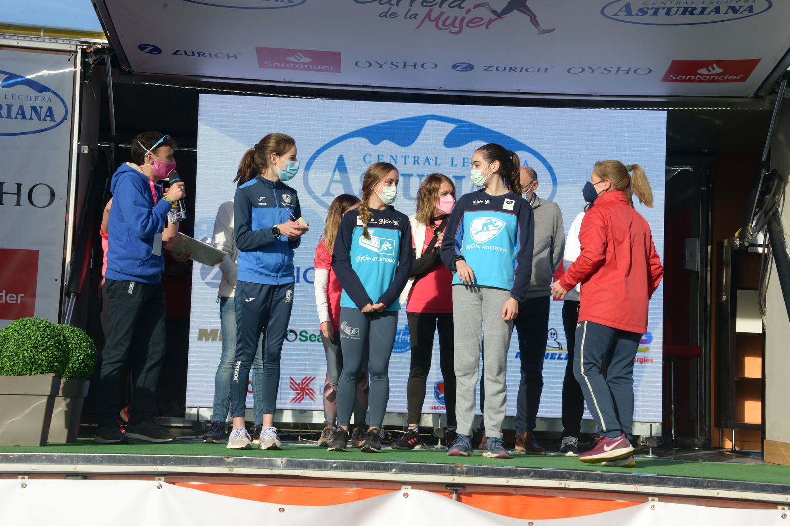 Las mejores fotos de la Carrera de la Mujer Central Lechera Asturiana Gijón 2021 (CEREMONIAS DE PREMIACIÓN / GALERÍA 3)