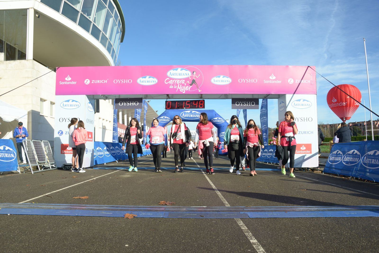 Las mejores fotos de la Carrera de la Mujer Central Lechera Asturiana Gijón 2021 (CEREMONIAS DE PREMIACIÓN / GALERÍA 3)
