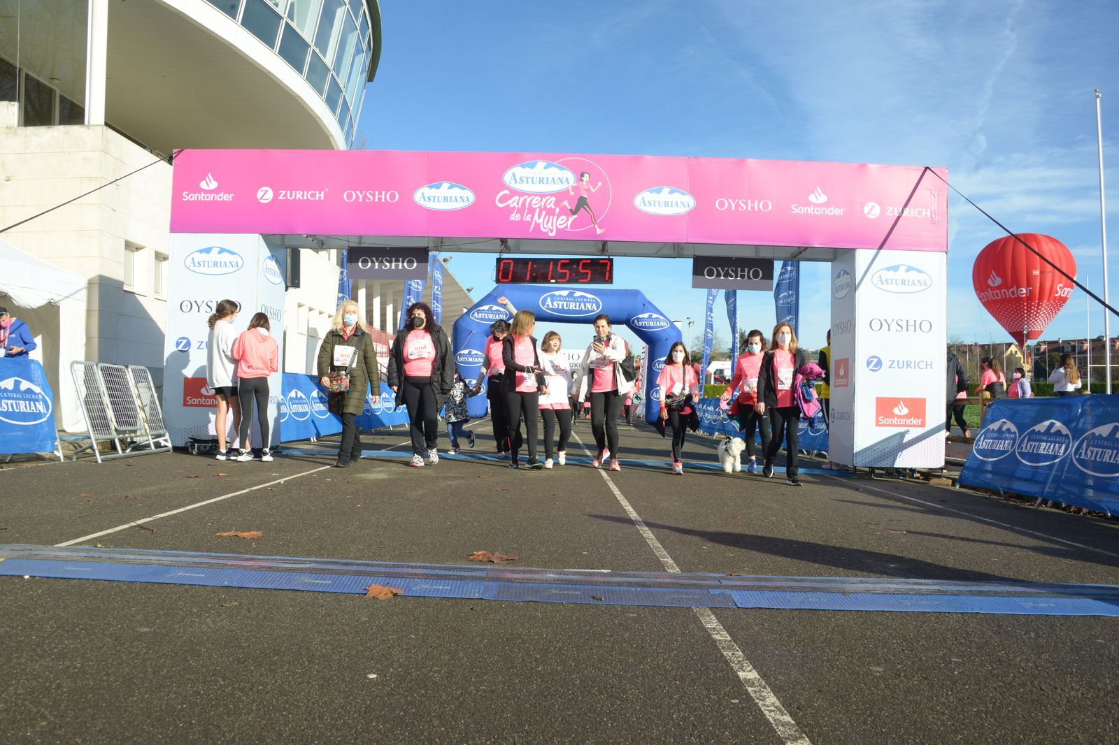 Las mejores fotos de la Carrera de la Mujer Central Lechera Asturiana Gijón 2021 (CEREMONIAS DE PREMIACIÓN / GALERÍA 3)