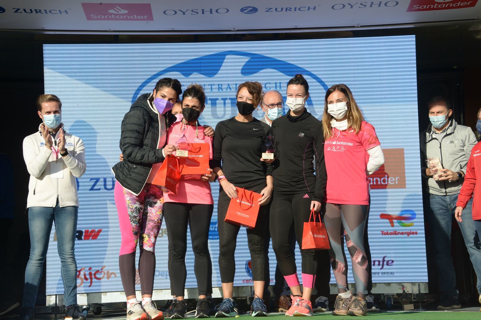 Las mejores fotos de la Carrera de la Mujer Central Lechera Asturiana Gijón 2021 (CEREMONIAS DE PREMIACIÓN / GALERÍA 4)