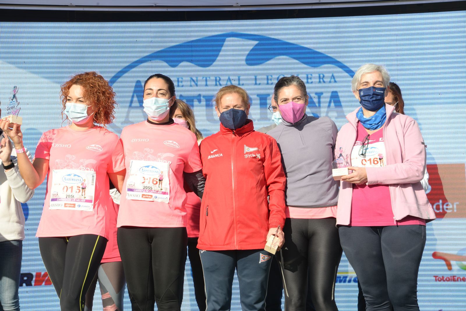 Las mejores fotos de la Carrera de la Mujer Central Lechera Asturiana Gijón 2021 (CEREMONIAS DE PREMIACIÓN / GALERÍA 4)