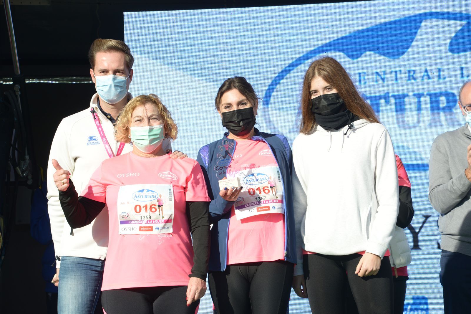 Las mejores fotos de la Carrera de la Mujer Central Lechera Asturiana Gijón 2021 (CEREMONIAS DE PREMIACIÓN / GALERÍA 4)