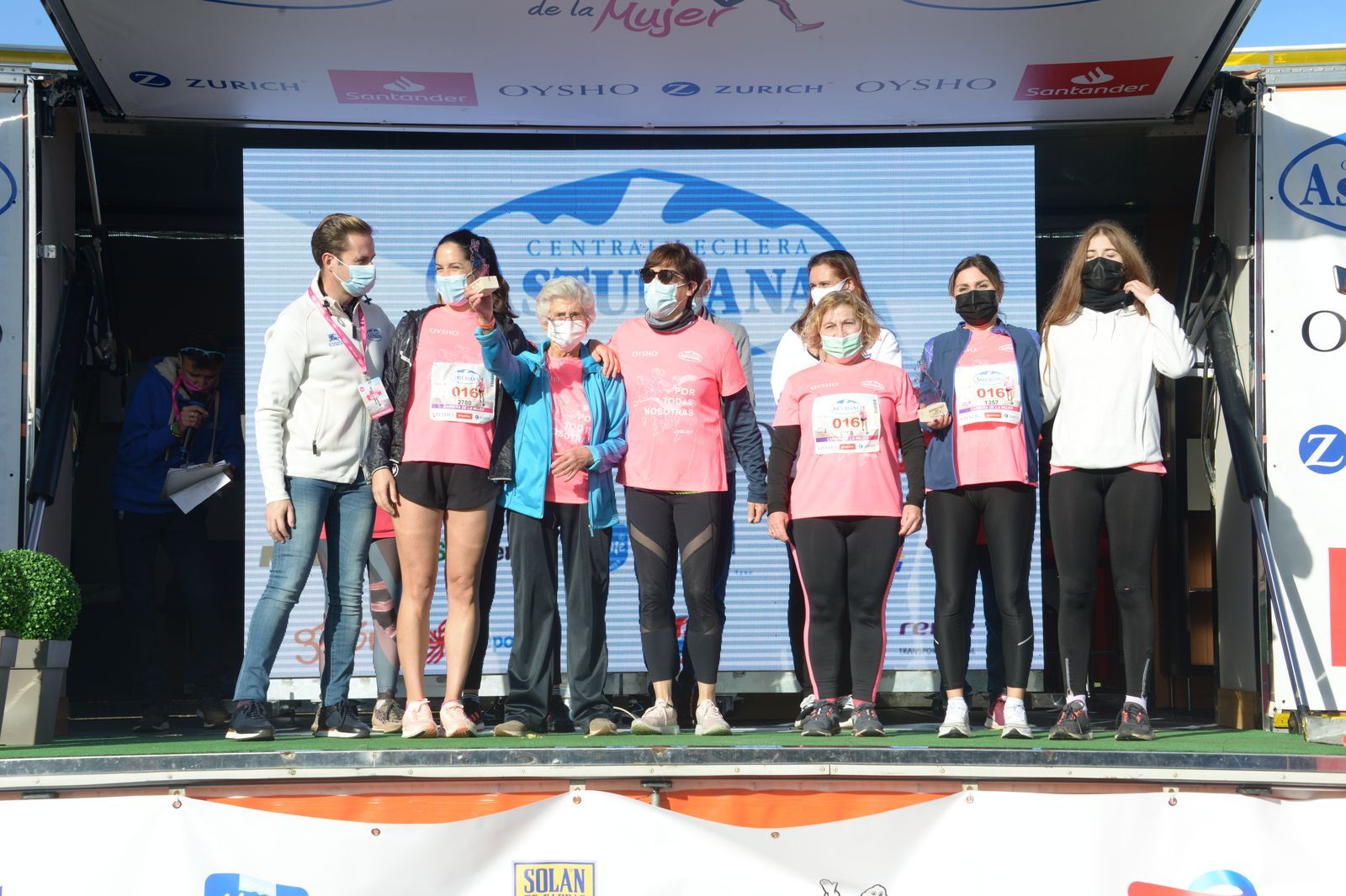 Las mejores fotos de la Carrera de la Mujer Central Lechera Asturiana Gijón 2021 (CEREMONIAS DE PREMIACIÓN / GALERÍA 4)