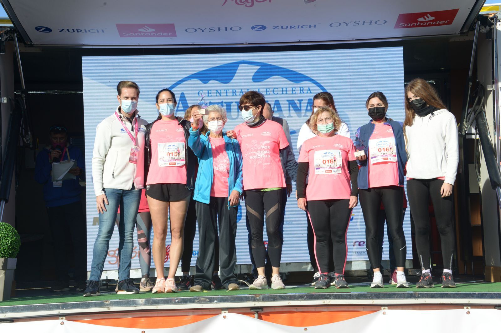 Las mejores fotos de la Carrera de la Mujer Central Lechera Asturiana Gijón 2021 (CEREMONIAS DE PREMIACIÓN / GALERÍA 4)