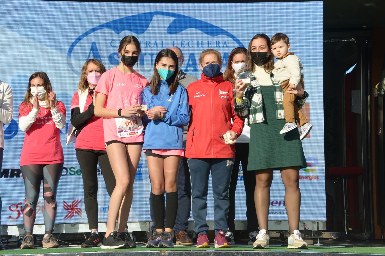 Las mejores fotos de la Carrera de la Mujer Central Lechera Asturiana Gijón 2021 (CEREMONIAS DE PREMIACIÓN / GALERÍA 4)