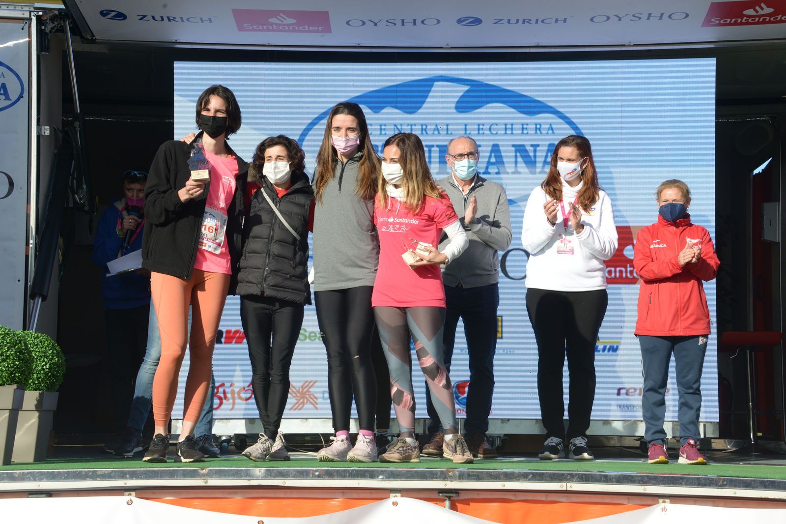 Las mejores fotos de la Carrera de la Mujer Central Lechera Asturiana Gijón 2021 (CEREMONIAS DE PREMIACIÓN / GALERÍA 4)