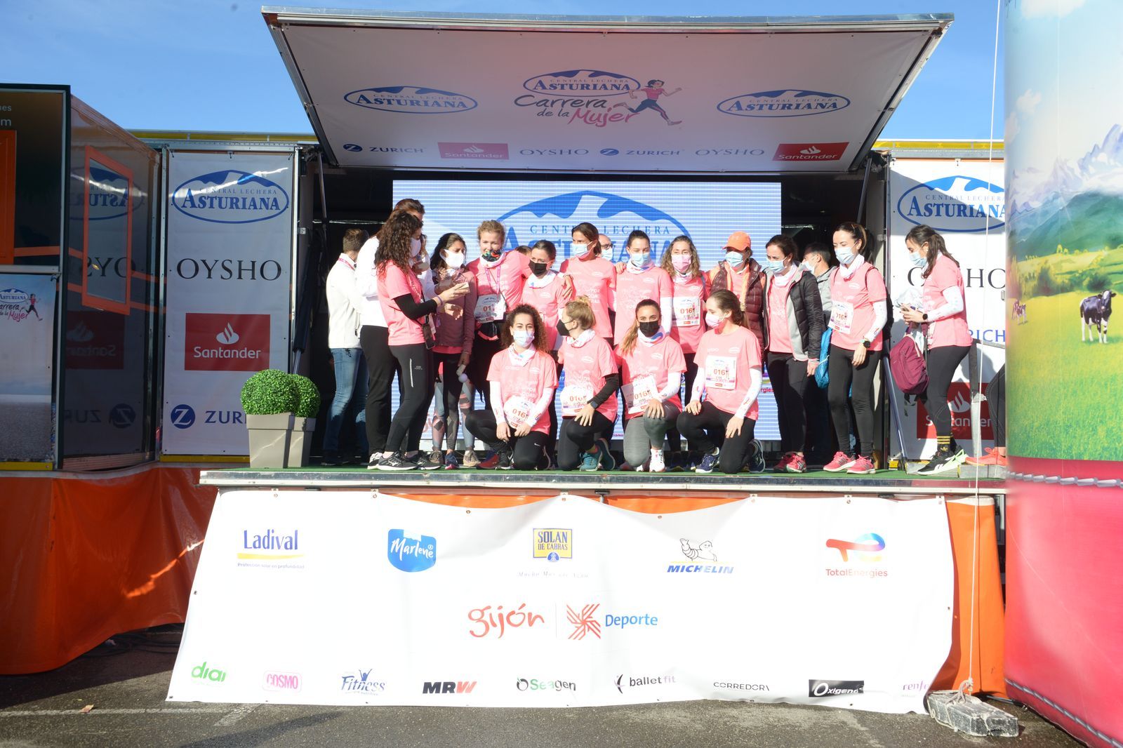 Las mejores fotos de la Carrera de la Mujer Central Lechera Asturiana Gijón 2021 (CEREMONIAS DE PREMIACIÓN / GALERÍA 4)