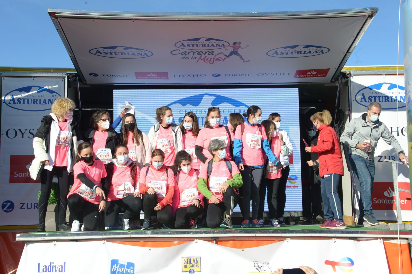 Las mejores fotos de la Carrera de la Mujer Central Lechera Asturiana Gijón 2021 (CEREMONIAS DE PREMIACIÓN / GALERÍA 4)