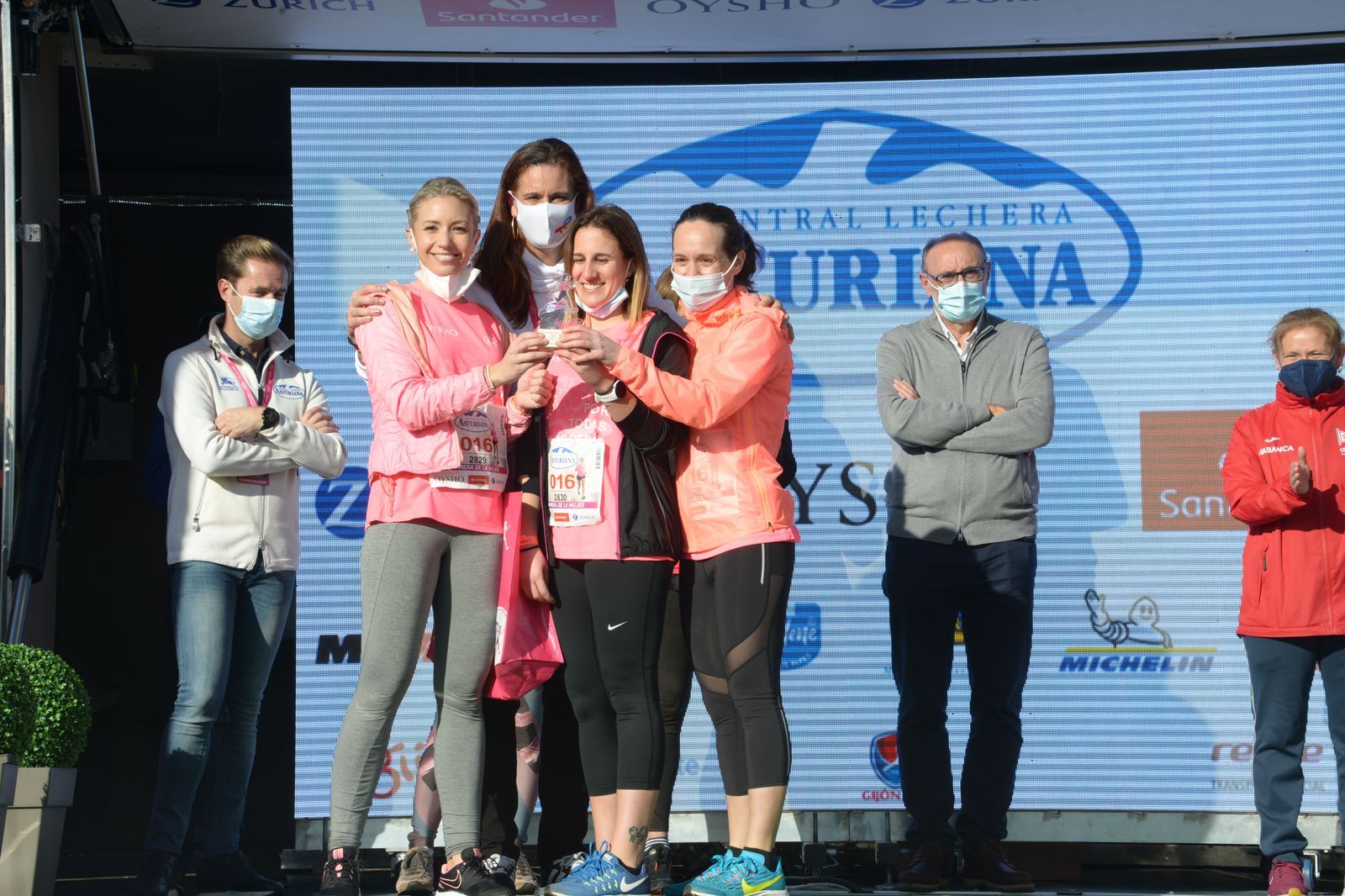 Las mejores fotos de la Carrera de la Mujer Central Lechera Asturiana Gijón 2021 (CEREMONIAS DE PREMIACIÓN / GALERÍA 4)