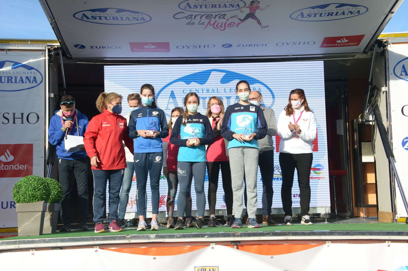 Las mejores fotos de la Carrera de la Mujer Central Lechera Asturiana Gijón 2021 (CEREMONIAS DE PREMIACIÓN / GALERÍA 4)