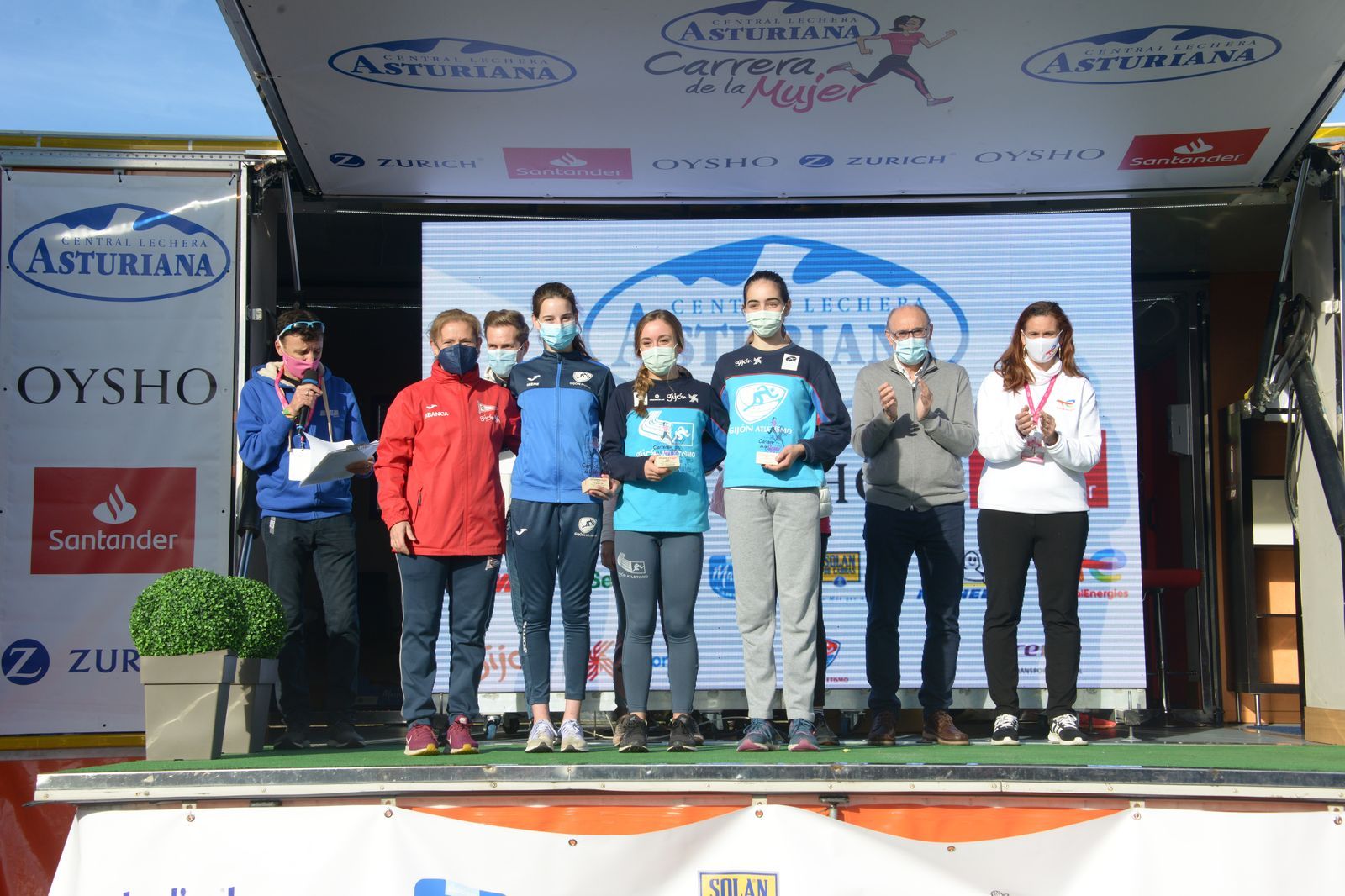 Las mejores fotos de la Carrera de la Mujer Central Lechera Asturiana Gijón 2021 (CEREMONIAS DE PREMIACIÓN / GALERÍA 4)