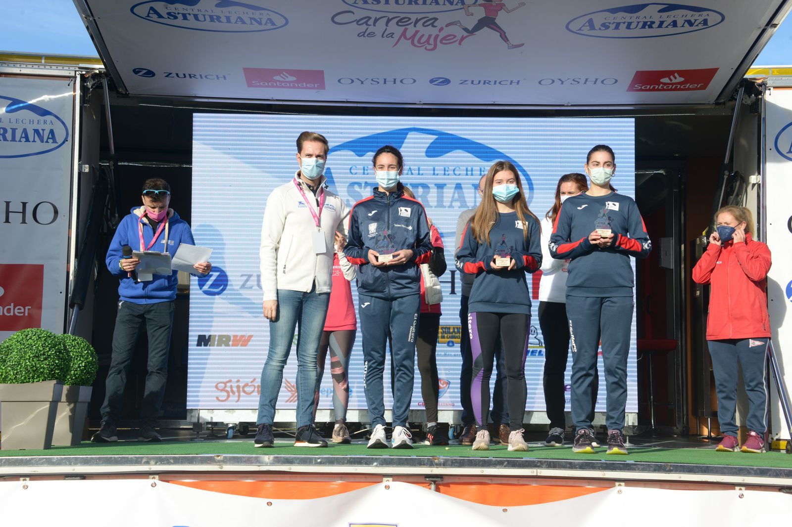 Las mejores fotos de la Carrera de la Mujer Central Lechera Asturiana Gijón 2021 (CEREMONIAS DE PREMIACIÓN / GALERÍA 4)