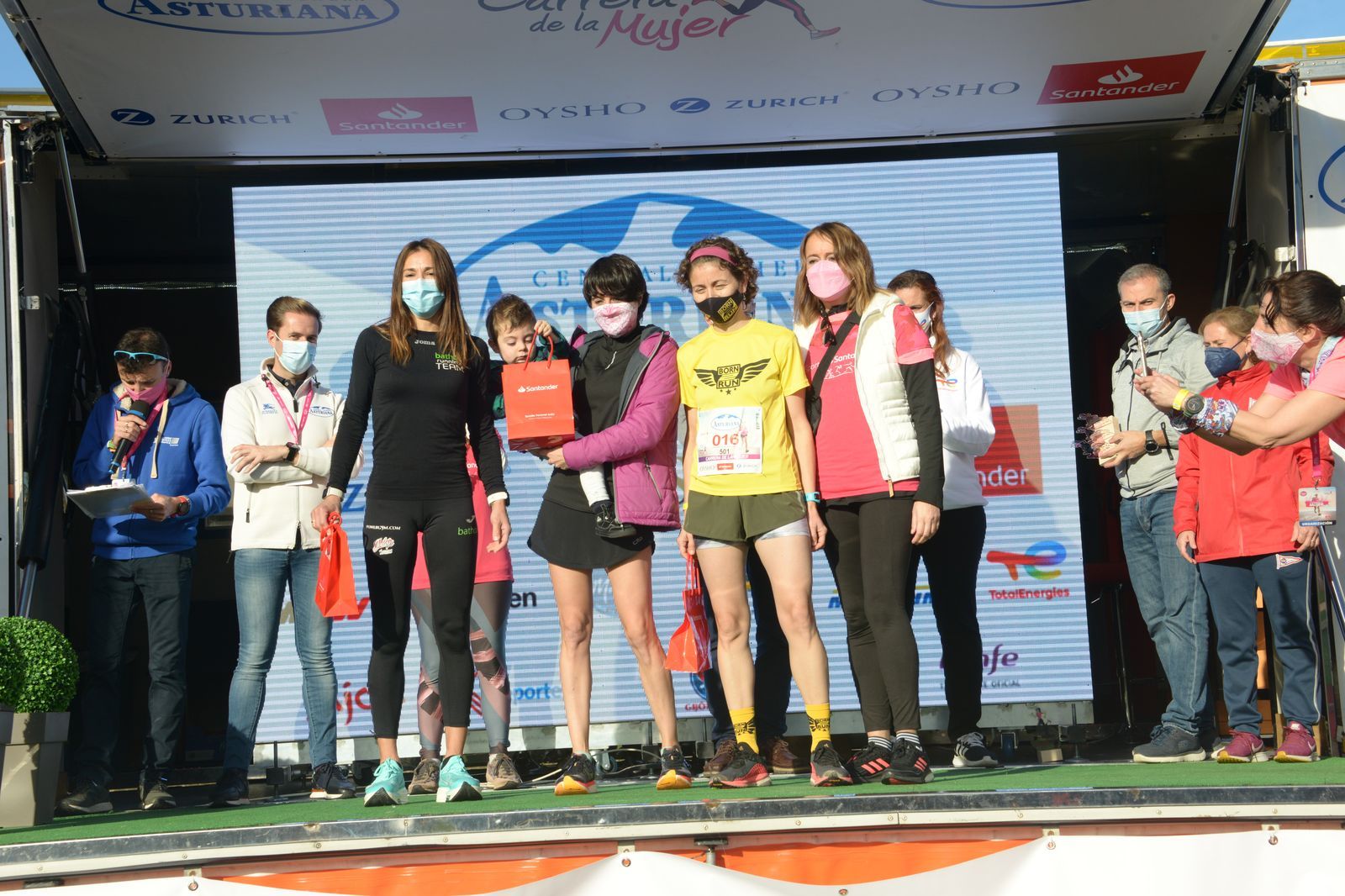 Las mejores fotos de la Carrera de la Mujer Central Lechera Asturiana Gijón 2021 (CEREMONIAS DE PREMIACIÓN / GALERÍA 4)
