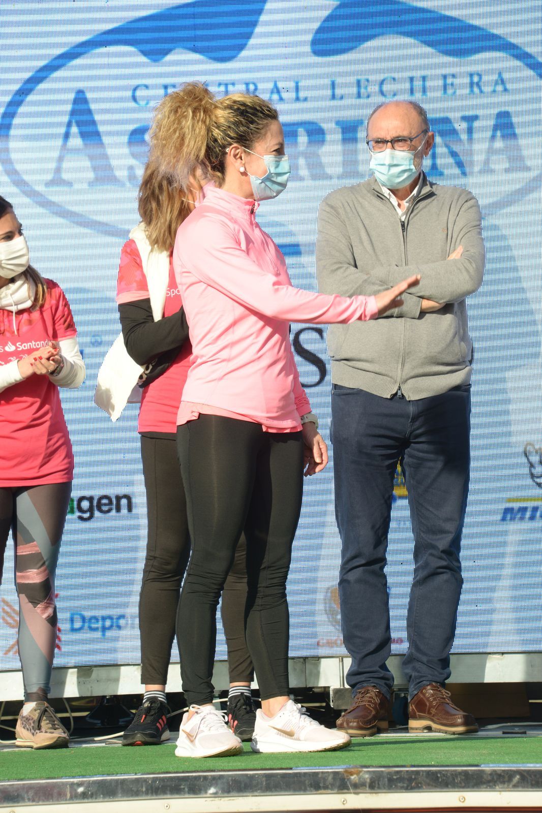 Las mejores fotos de la Carrera de la Mujer Central Lechera Asturiana Gijón 2021 (CEREMONIAS DE PREMIACIÓN / GALERÍA 4)