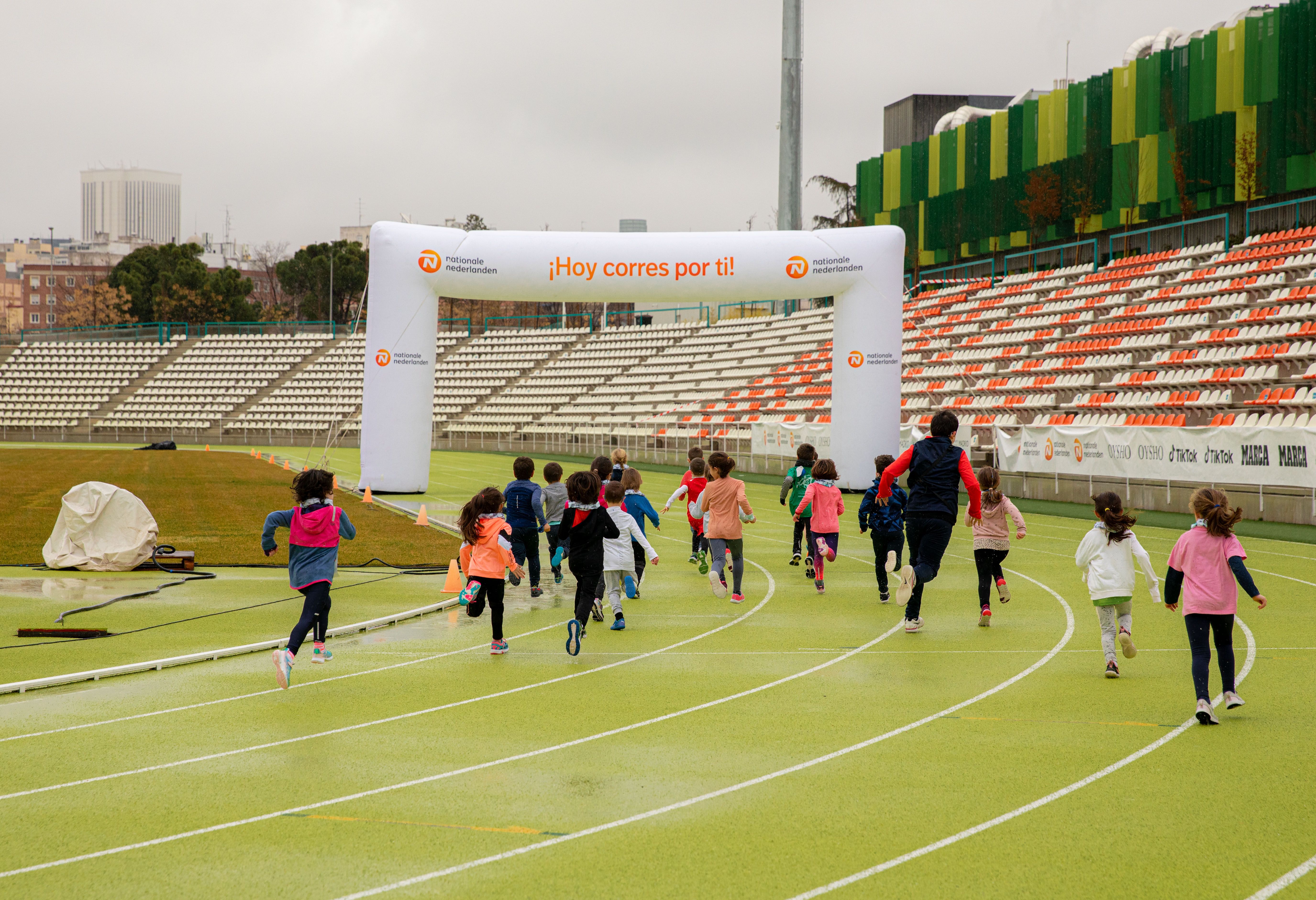 Una imagen de las carreras de menores en la Nationale Nederlanden San Silvestre Vallecana Mini. LAST LAP.