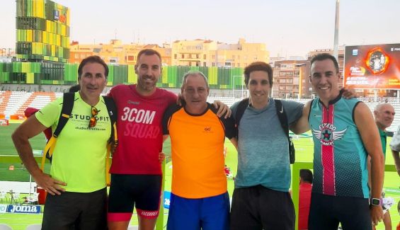 Los Esteso, en Vallehermoso, junto a Luis Javier González, Fermín Cacho y Luis Miguel Martín Berlanas. Los Esteso, en Vallehermoso, junto a Luis Javier González, Fermín Cacho y Luis Miguel Martín Berlanas.