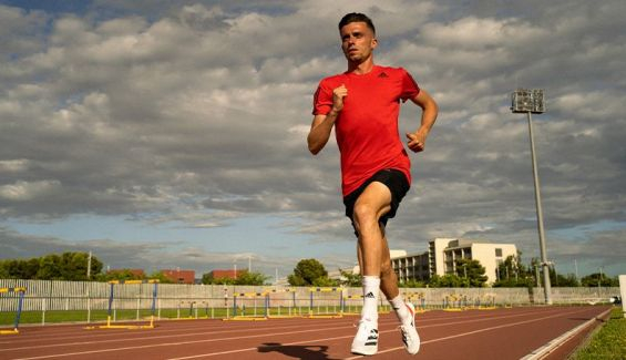 Tras su espectacular 2021 Carlos Mayo iniciará el año asaltando el récord nacional de 10 km. Tras su espectacular 2021 Carlos Mayo iniciará el año asaltando el récord nacional de 10 km.