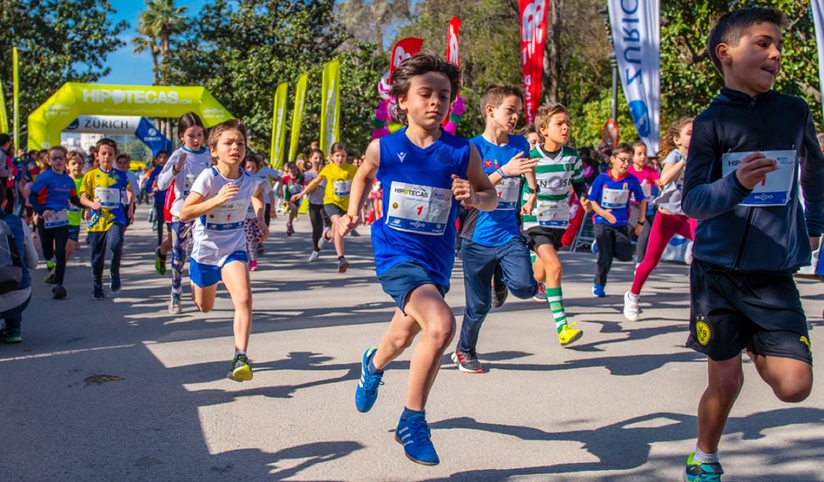 Nuez tarde Hectáreas Los niños también corren el Zurich Maratón de Sevilla