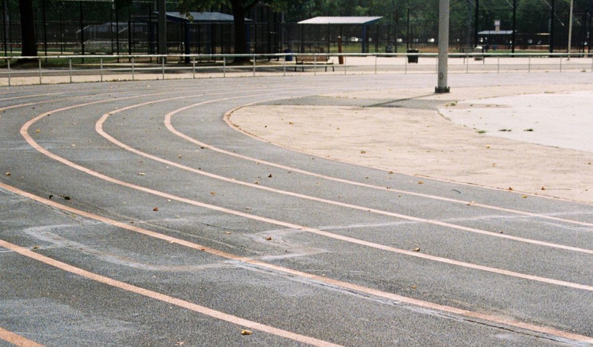 La pista de atletismo y las series de 1000 metros son buenas compañeras de viaje. ADRIÁN HERNÁNDEZ.