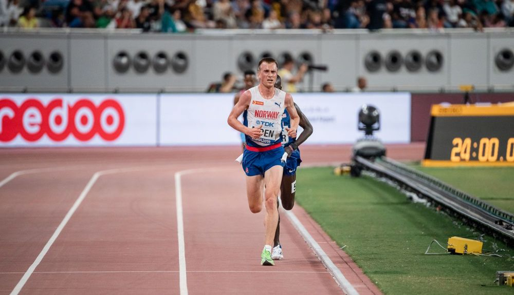 Sondre Moen durante los 10 000 metros del Campeonato del Mundo de Doha 2019. SPORTMEDIA. Sondre Moen durante los 10 000 metros del Campeonato del Mundo de Doha 2019. SPORTMEDIA.