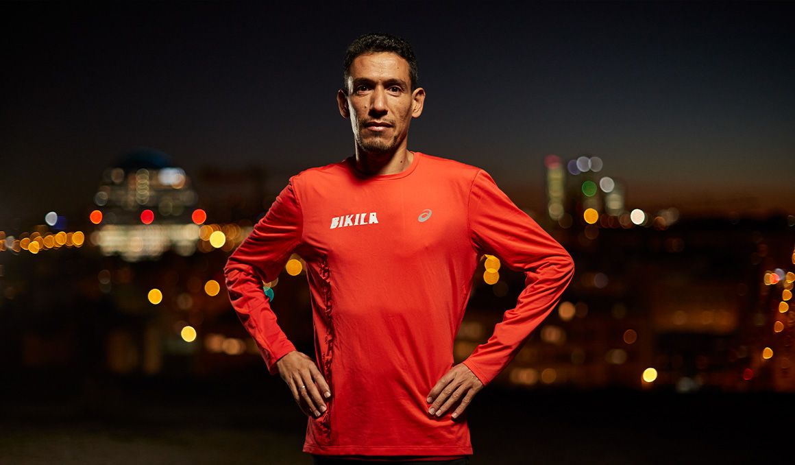 El próximo 20 de febrero Ayad Lamdassem, retratado aquí por Jaime de Diego, será una de las grandes estrellas del Zurich Maratón de Sevilla, donde lucirá el dorsal 1.