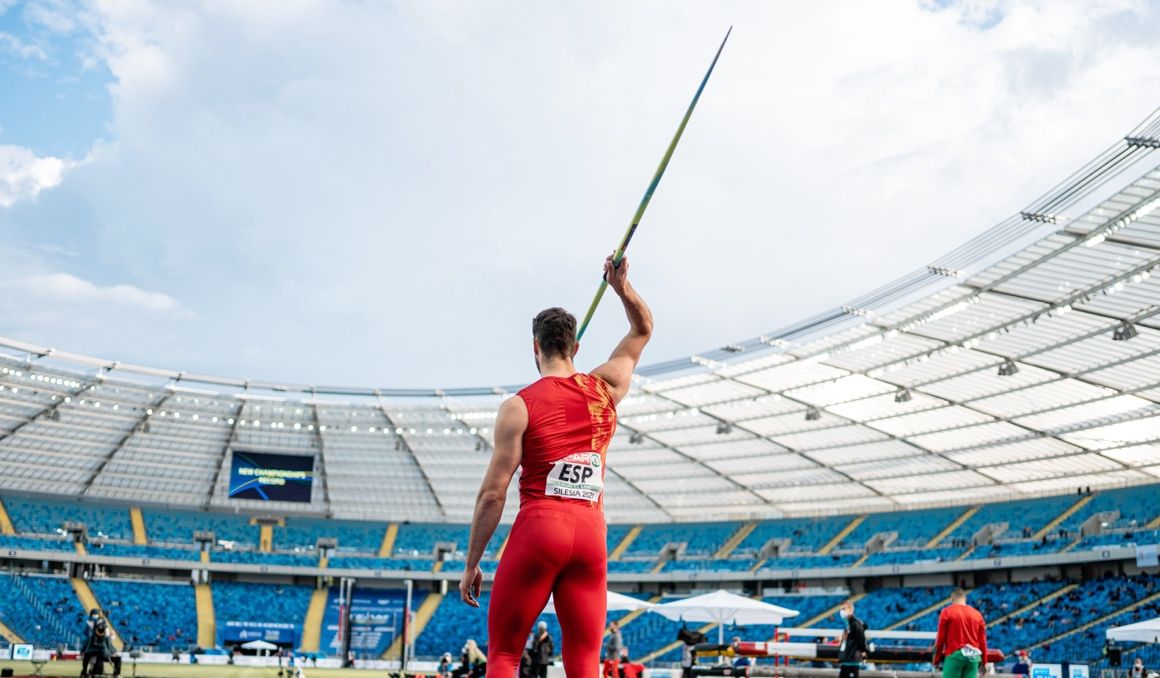 Odei Jainaga durante una competición con la selección española de atletismo. SPORTMEDIA.