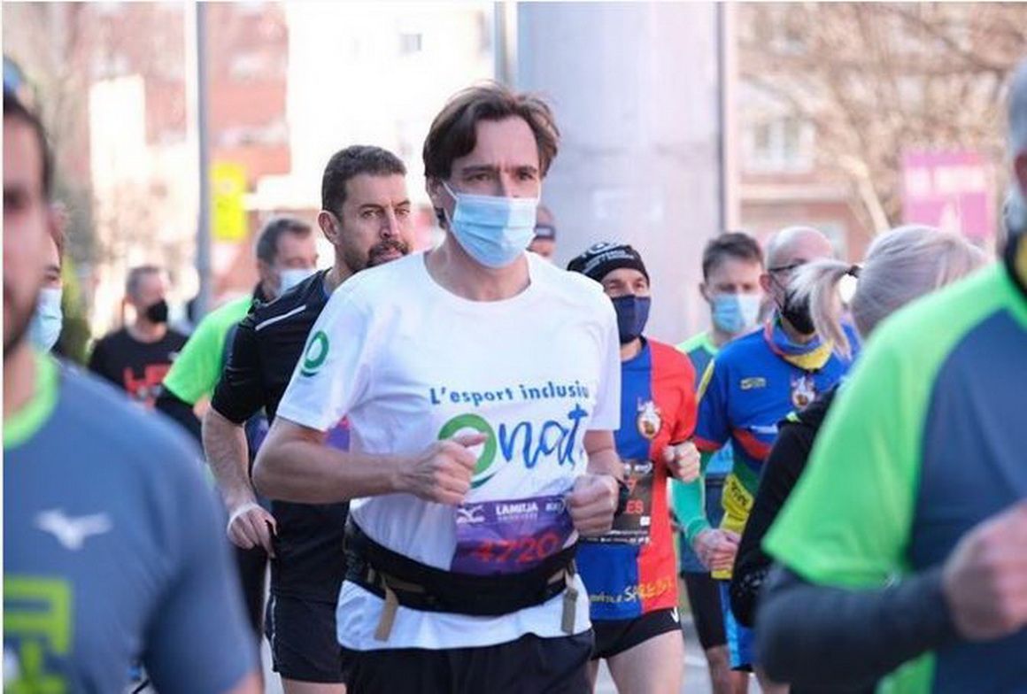 Salvador Illa corriendo en la Mitja Marató de Granollers 2022