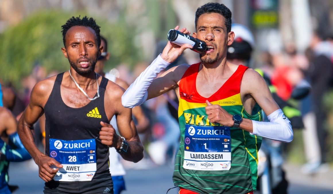 Una imagen de Ayad Lamdassem durante el Zurich Maratón de Sevilla 2022. J.J. ÚBEDA.