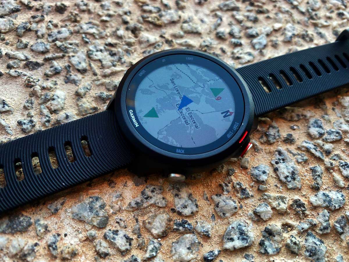 Con aplicaciones de la Connect IQ Store como Maps4Garmin podrás ver mapas en tu 245 Music. Con aplicaciones de la Connect IQ Store como Maps4Garmin podrás ver mapas en tu 245 Music.