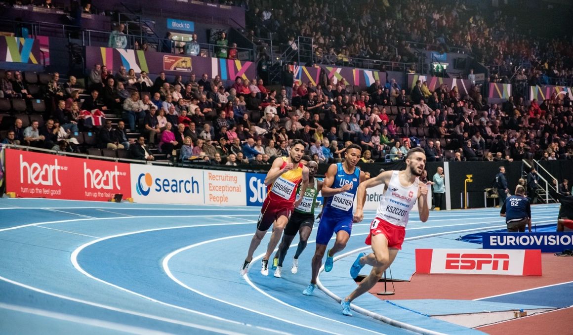 Una imagen de los 800 metros del Campeonato del Mundo de Birmingham 2018, el último disputado sobre esta superficie. SPORTMEDIA.